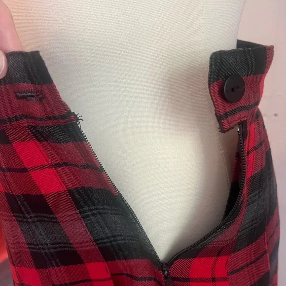 Vintage Red and Black Plaid pleated Skirt - Picture 5 of 8
